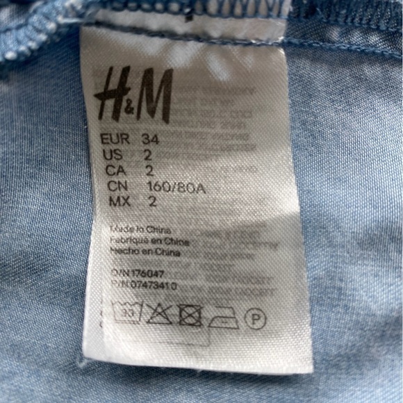 & Denim for H&M Chambray Lyocell Wrapover Blouse Lightweight Denim Size 2 - Picture 5 of 11